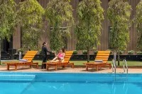Classic Grande,a Member of Radisson - Kolam Renang