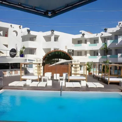 波拉波拉公寓-限成人 鄰近波拉波拉夜店（Bora Bora Ibiza）的酒店