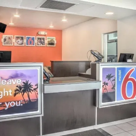 Motel 6 Mojave, CA - Airport