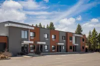 Ramada by Wyndham Laval - parking