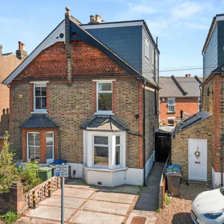 Big Family Home! FREE Parking, Fast WiFi, Garden