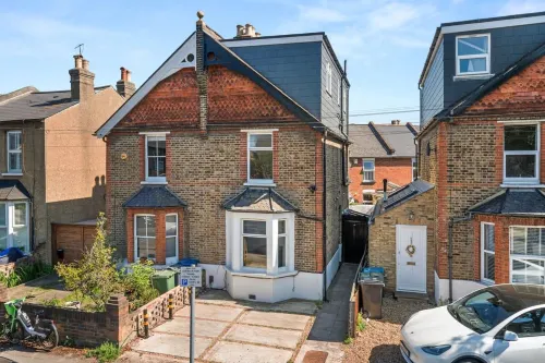 Big Family Home! FREE Parking, Fast WiFi, Garden