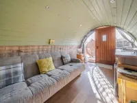 Cosy Escape Heated Luxury Pod with Hot Tub Hotel a Sheerness