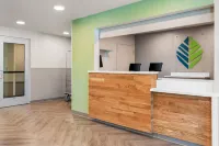 Woodspring Suites Lancaster North