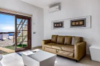 Dog-Friendly Suite with Kitchenette, Heated Outdoor Pool, Hot Tub, Terrace, AC - 2-Star