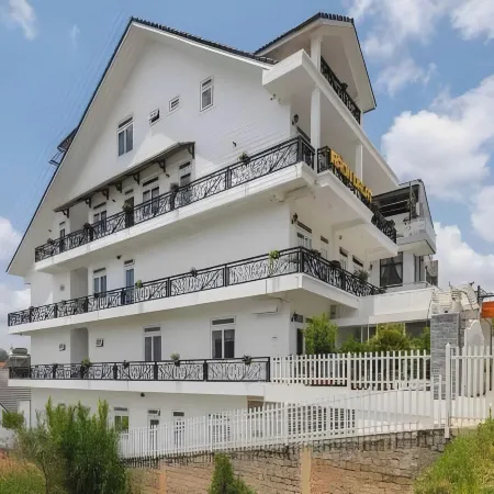 Hung Nguyen Valley Dalat Hotel Отели рядом с достопримечательностью «Университет Далата»