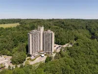 DoubleTree by Hilton Luxembourg Hotels near Limpertsberg