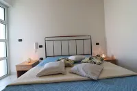 凡妮莎之家現代一臥室公寓，帶海景，位於奧特朗托中心 - 海景