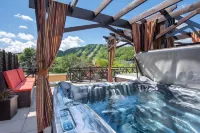 Hotel Chateau Bromont - Hot Springs