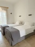 Captains Studios & Apartments - Airport Shuttle