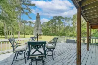 10-acre Retreat w/ Hiking! Gateway to Holden Beach - 3 estrellas