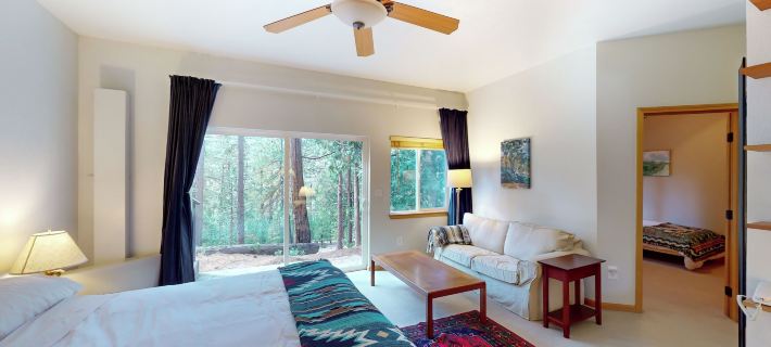 Projector & Deck! Family Cabin, 4 Mi to Lake Davis Hotels in Plumas County