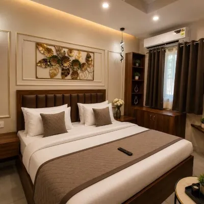 Qotel Comfort Oasis Rajouri Garden Hotels near Hari Nagar