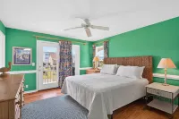 Beautiful Ocean Isle Beach 7 Bedroom  Canal Home Close to Ocean!!!! - 2-Star