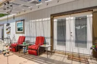 Close to Lake Chatuge! Modern Hillside Barndo Apt! - 4 Sao