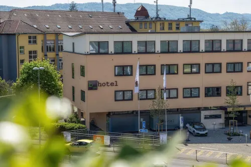 B-Smart Hotel Schönenwerd - parcheggio