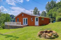 Cozy Cabin Retreat: Peaceful Mountain Views - 2-Star