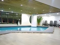Sarrosa International Hotel and Residential Suites - Beach