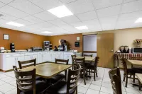 Econo Lodge Inn & Suites - Pet friendly