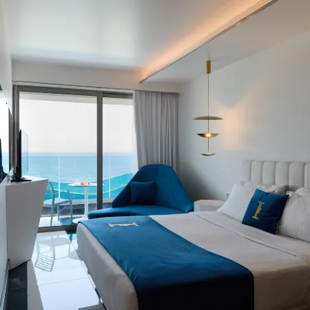 I Resort Beach Hotel & Spa