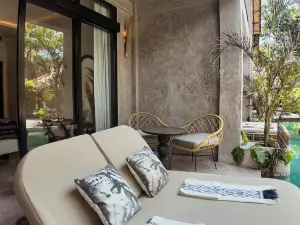 Hani Hideaway