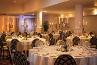 Louis Fitzgerald Hotel - parking