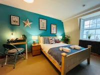 Pebble Mews House - Sleeps 6 to 8 Guests - Bungalows