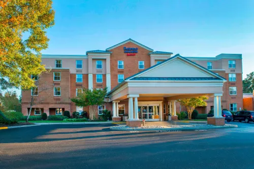 Fairfield Inn & Suites Williamsburg - breakfast