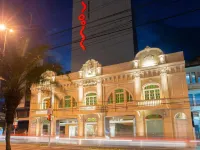 Hotel Moov Porto Alegre Отели рядом с достопримечательностью «Концертный зал Pepsi On Stage»