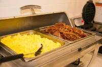 Hampton Inn & Suites Jackson Downtown-Coliseum - breakfast