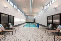 Courtyard Waterloo Cedar Falls - Pools