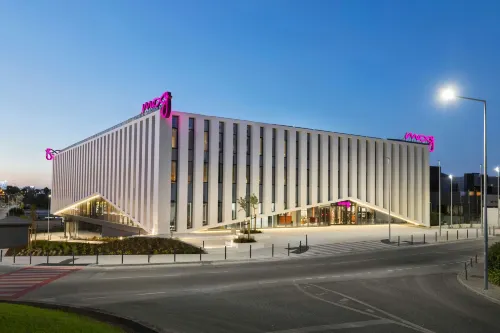 Moxy Alfragide Lisboa - 3-Star