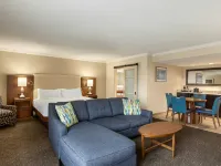 Doubletree by Hilton Fort Myers at Bell Tower Shops Hotels near List Distillery