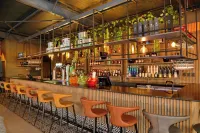 Seasons Golf, Leisure, Spa - bar