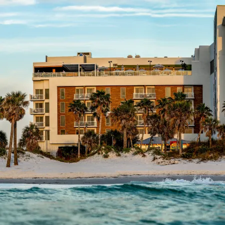 The Hiatus Clearwater Beach, Curio Collection by Hilton