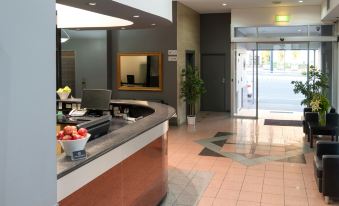 Adelaide Riviera Hotel