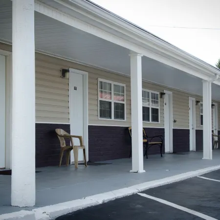 Turnpike Motel