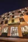 Waxwing Hotel - parking