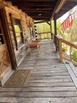 Cedar Ridge Log Cabin on 14 acres - Pet Friendly! - Chalets