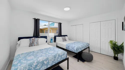 Surfside Cottage by Avantstay Private Patio + BBQ Near Vanderbilt Beach + Lake Access -  Apartamentos vacacionales