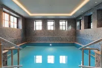 Van der Valk TheaterHotel de Oranjerie - Pools