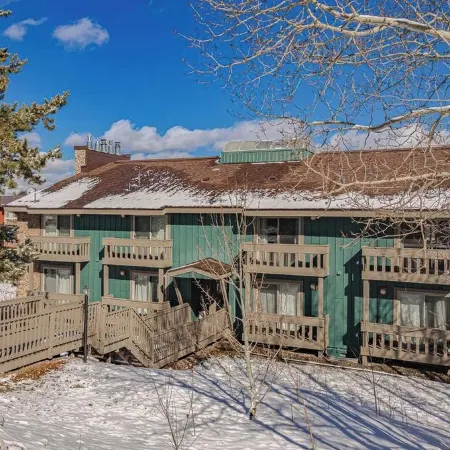 2-bedroom 2 bath condo in Winter Park, magnificent views, hot tub, close to town