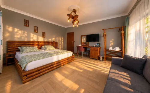Senler Boutique Hotel - parkir