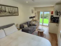 Misty Bay Lodge - parkir