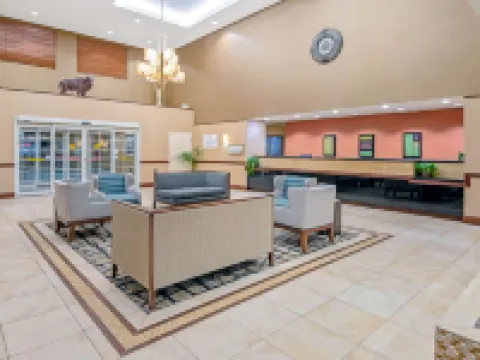 La Quinta Inn & Suites by Wyndham Lawton / Fort Sill Hotels in Lawton