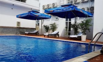 Thi Long Phung Hotel