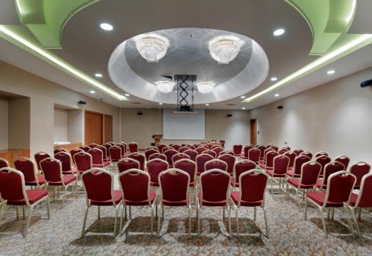 힐튼 가든 인 이스탄불 베이리크뒤쥐