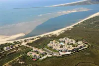 Aptos. Leo San Bruno I-II Hotels in Isla Canela