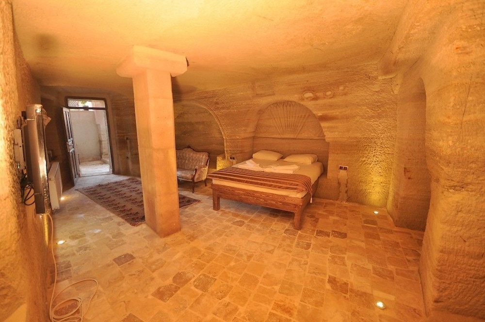 Kayatas Cave Suites