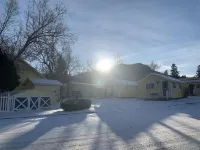 Lamplighter Cabins & Suites Hotels in Helena